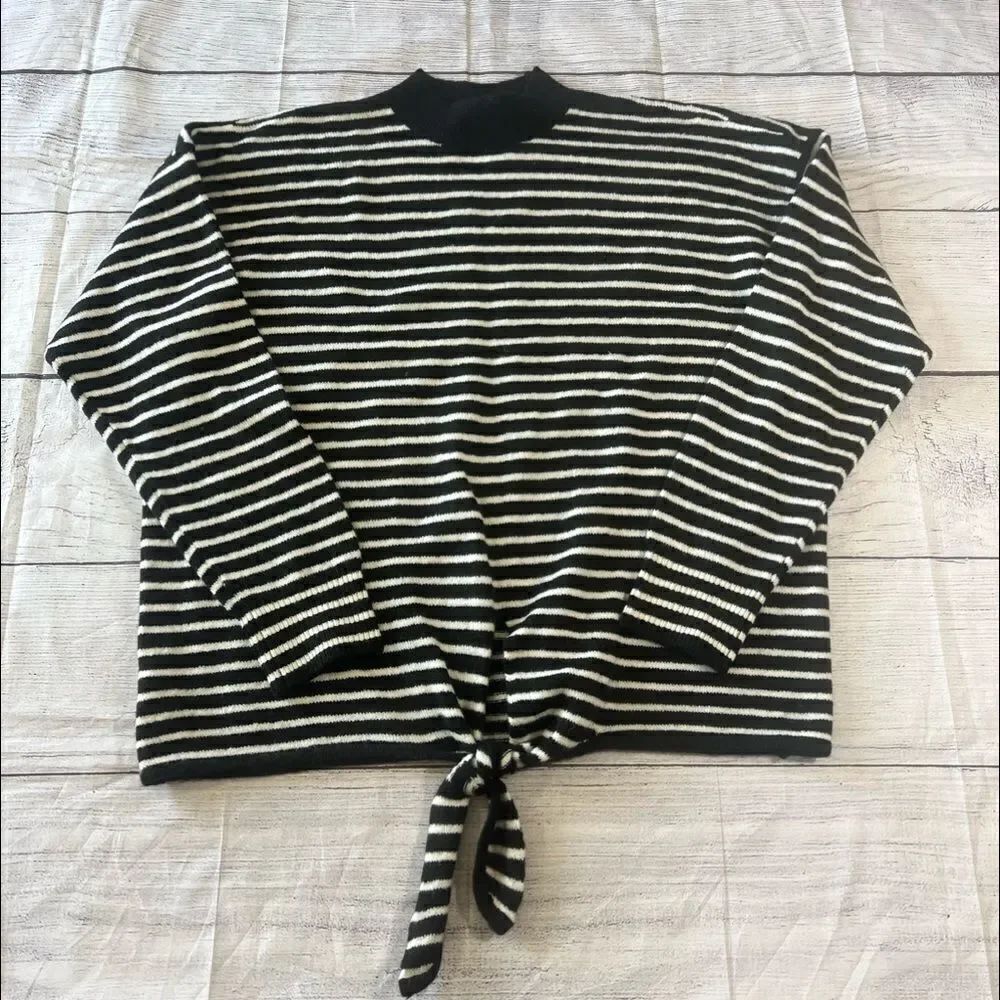 Loft Ann Taylor Black White Stripe Knot front sweater Large new with tags